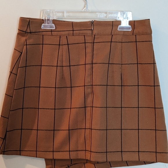 NWOT Mini Skirt, Heavy Brushed Flannel, Lined, Asymmetrical hem - Picture 3 of 3